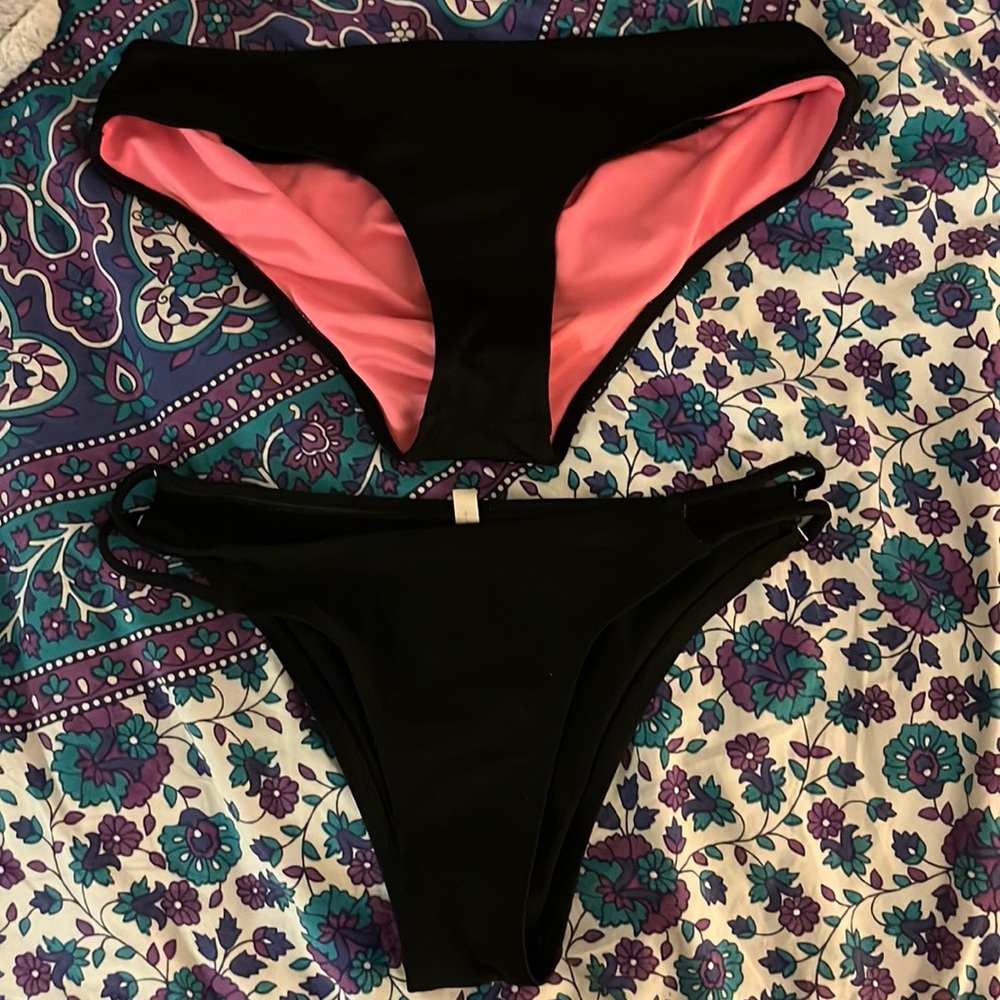 Pink Aerie Bikini bottoms set of 2!! Size XS